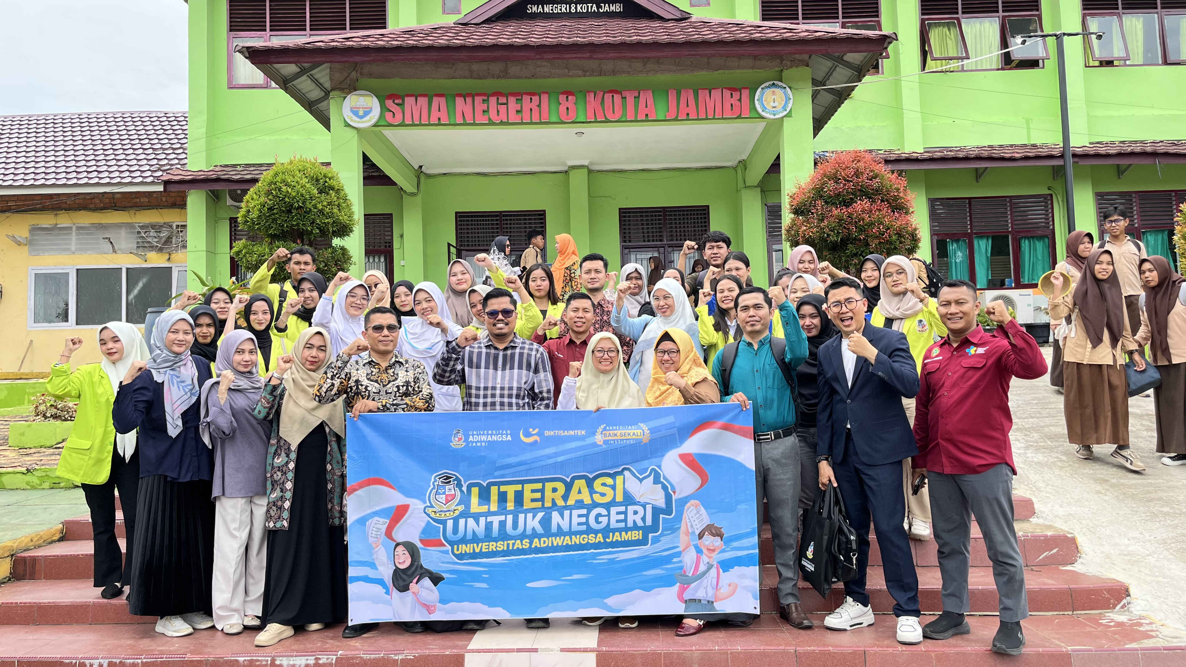 Kampus Swasta Terbaik di Jambi: UNAJA Gelar Program Literasi untuk Negeri di SMAN 8 Kota Jambi Bersama 9 Program Studi Unggulan