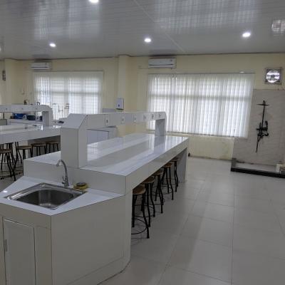Laboratorium Farmasi 18
