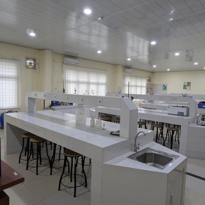 Laboratorium Farmasi 5