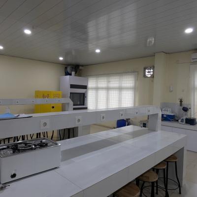 Laboratorium Farmasi 7