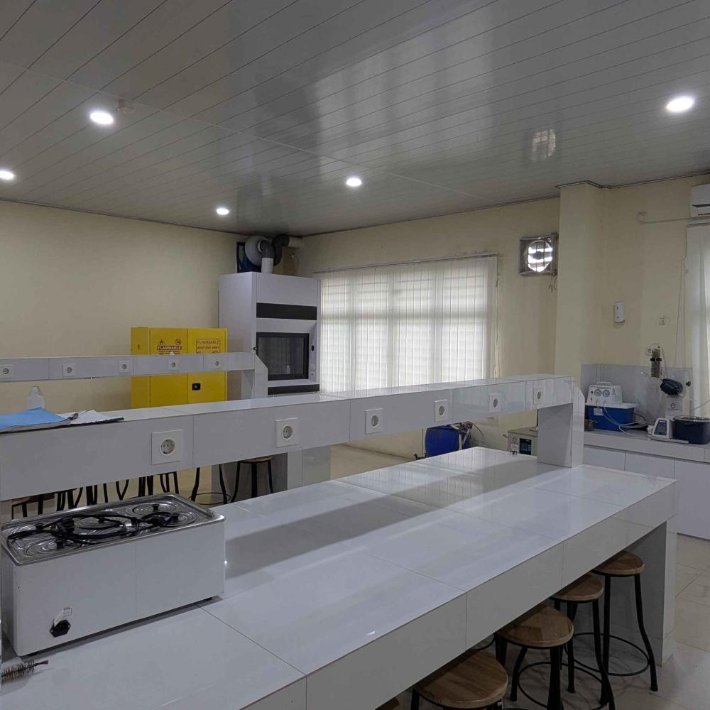 Laboratorium Kedokteran 13