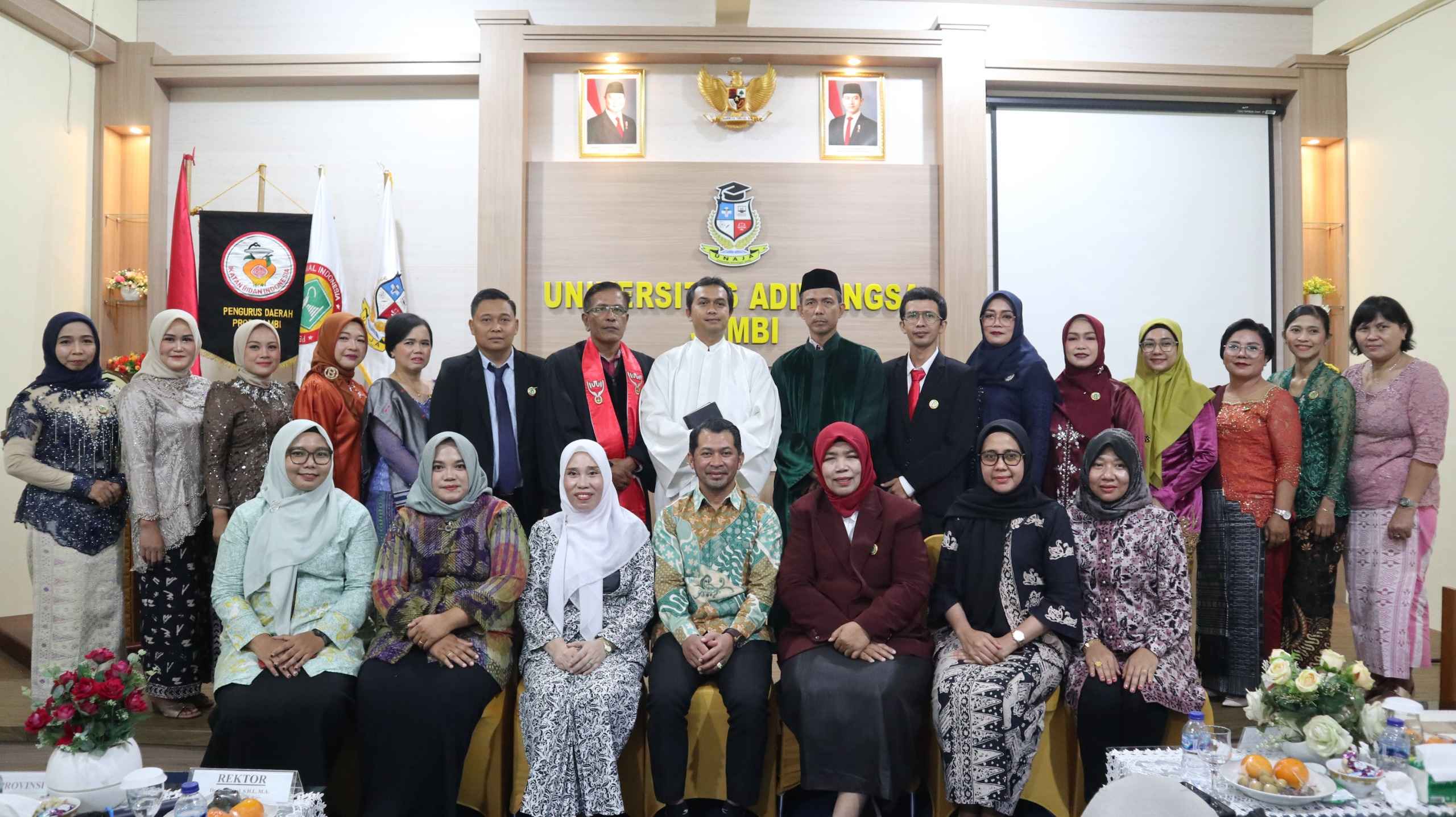 ANGKAT SUMPAH PROFESI, Program Studi Profesi Ners & Profesi Bidan Universitas Adiwangsa Jambi Tahun Ajaran 2024/2025