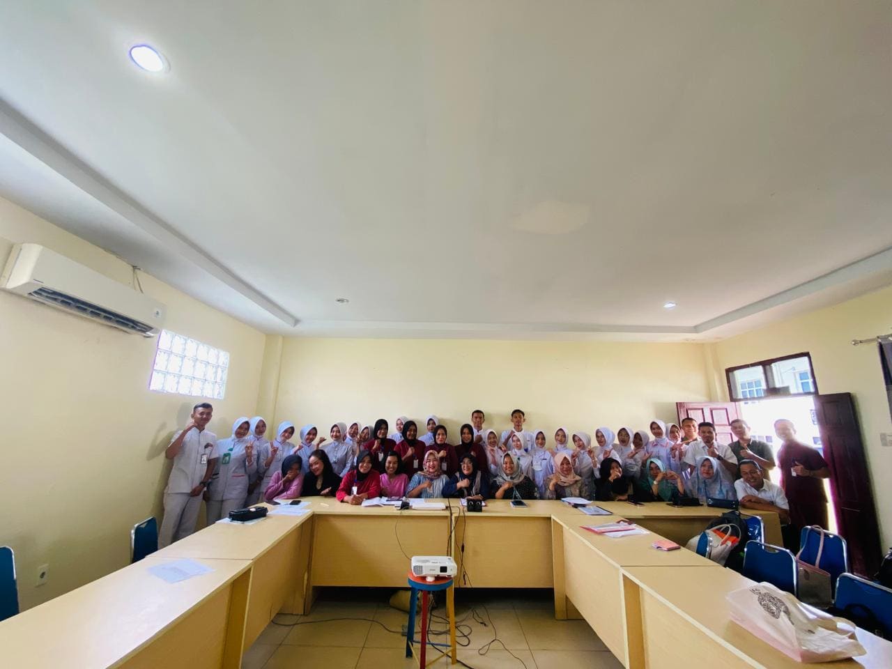 Universitas Adiwangsa Jambi Serah Terima Mahasiswa Praktik Klinik UNAJA di RS Royal Prima Berlangsung Selasa, 13 Januari 2026