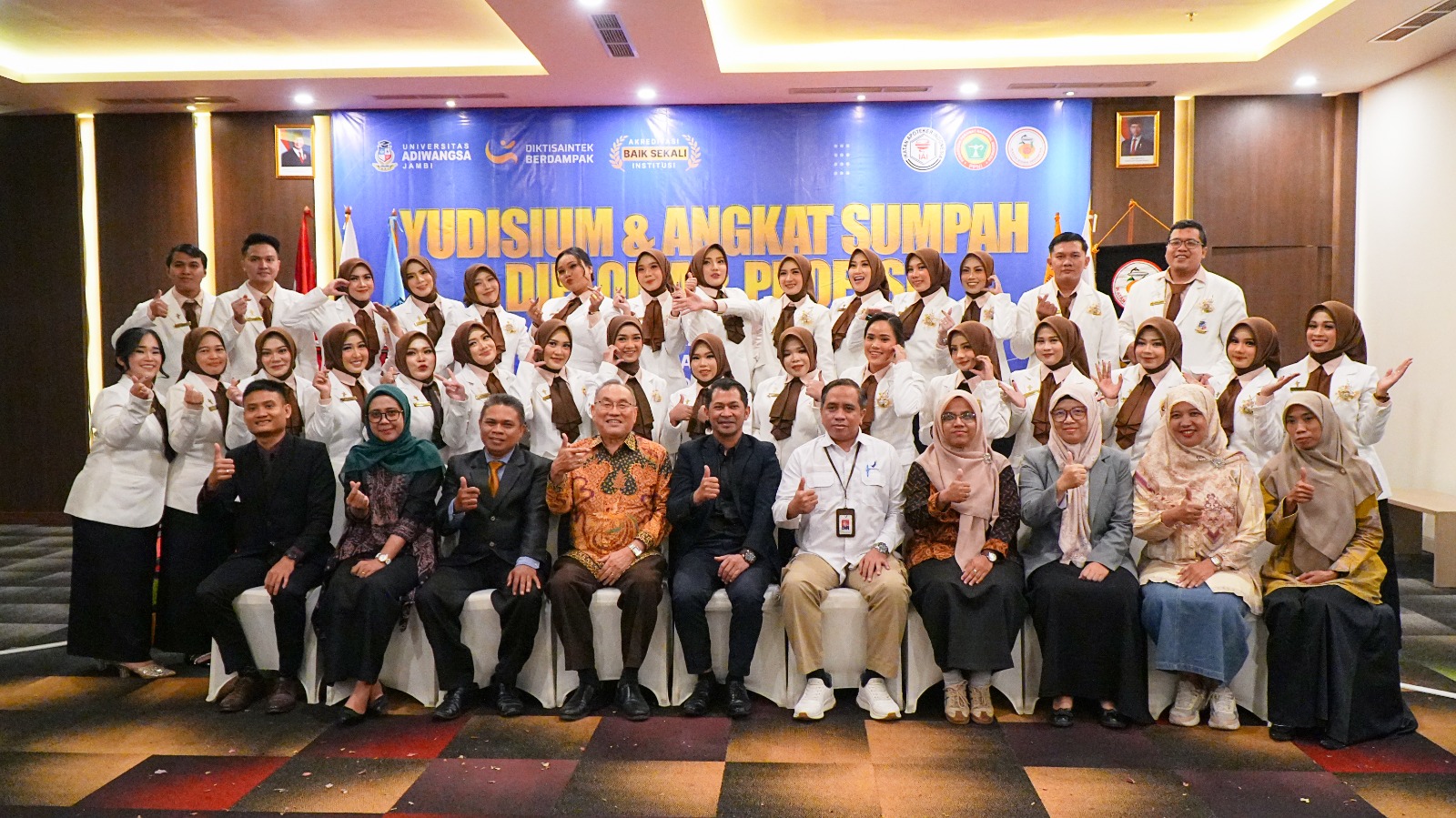 Yudisium dan Angkat Sumpah Diploma & Profesi UNAJA, Tandai Lahirnya Tenaga Kesehatan Profesional Siap Mengabdi