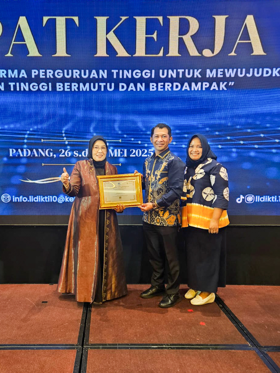 SELAMAT & SUKSES : Atas Capaian Universitas Adiwangsa Jambi Menerima Anugerah PTS dengan Program Studi Peringkat Akreditasi Unggul Terbaik