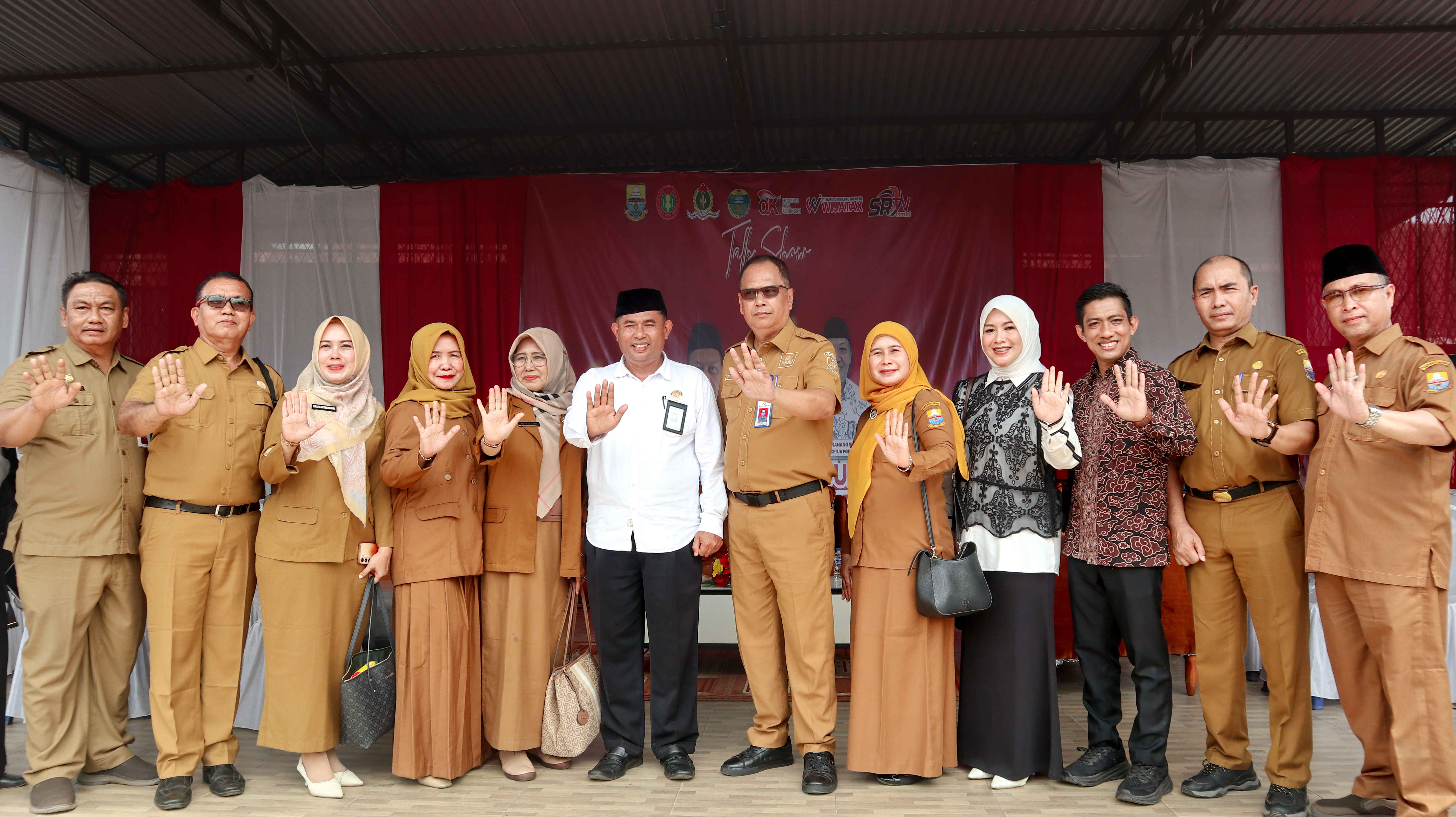 TALK SHOW : Dosen Fakultas Ekonomi UNAJA Berkolaborasi Bersama Gubernur Jambi, Kepala Sekolah, dan Pelajar Melaksanakan Edukasi Literasi Keuangan "Tolak Judi Online"