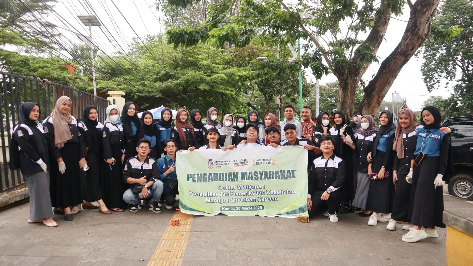 PENGABDIAN MASYARAKAT PRODI KEDOKTERAN UNAJA & BERBAGI TAKJIL : "Dokter Menyapa": Konsultasi dan Pemeriksaan Kesehatan Menuju Ramadhan Kareem