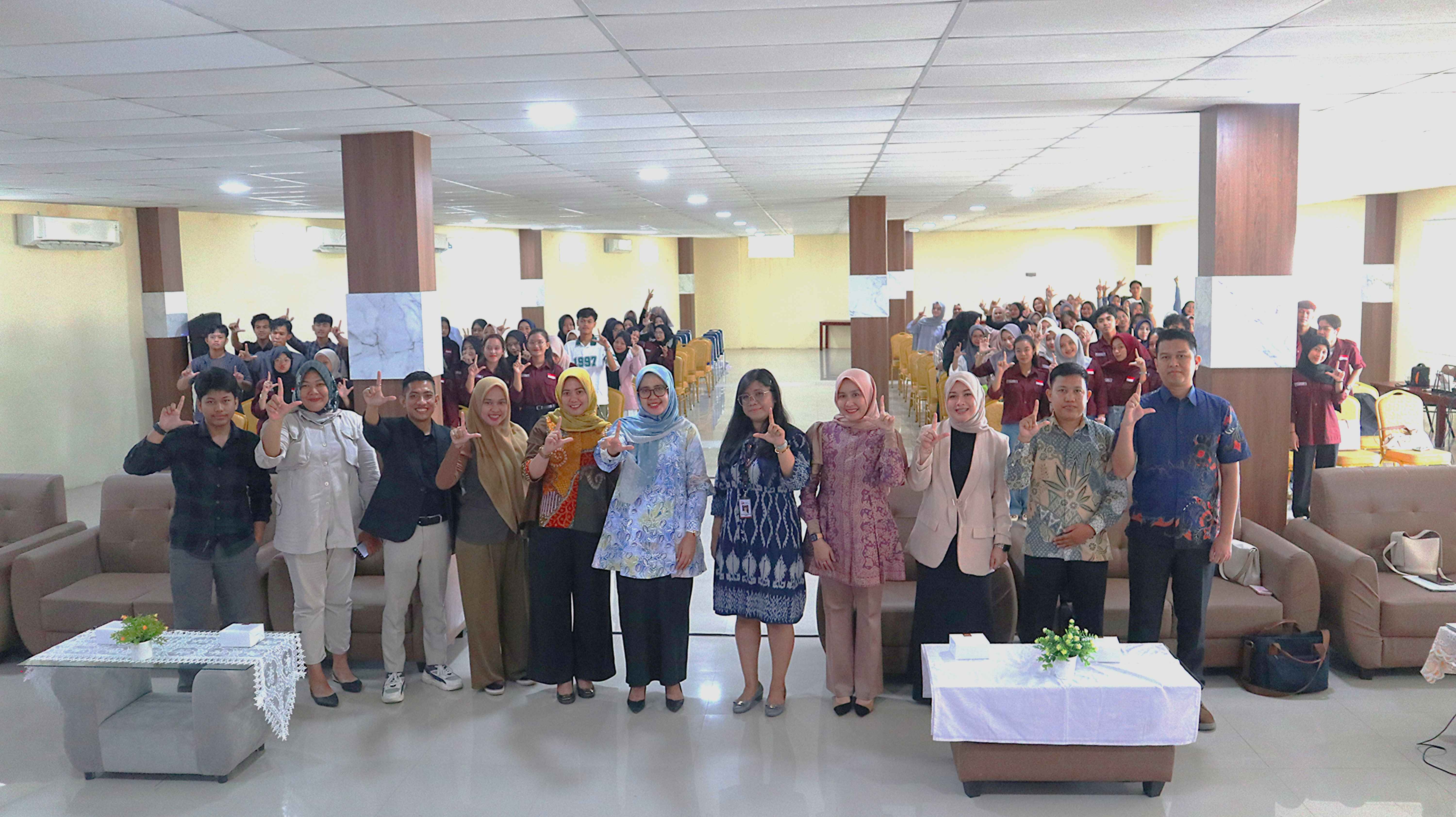 SEMINAR EDUKASI LITERASI KEUANGAN, TEMA : Muda, Kaya, Tertipu : Ilusi Cepat Kaya dalam Keuangan Ilegal.