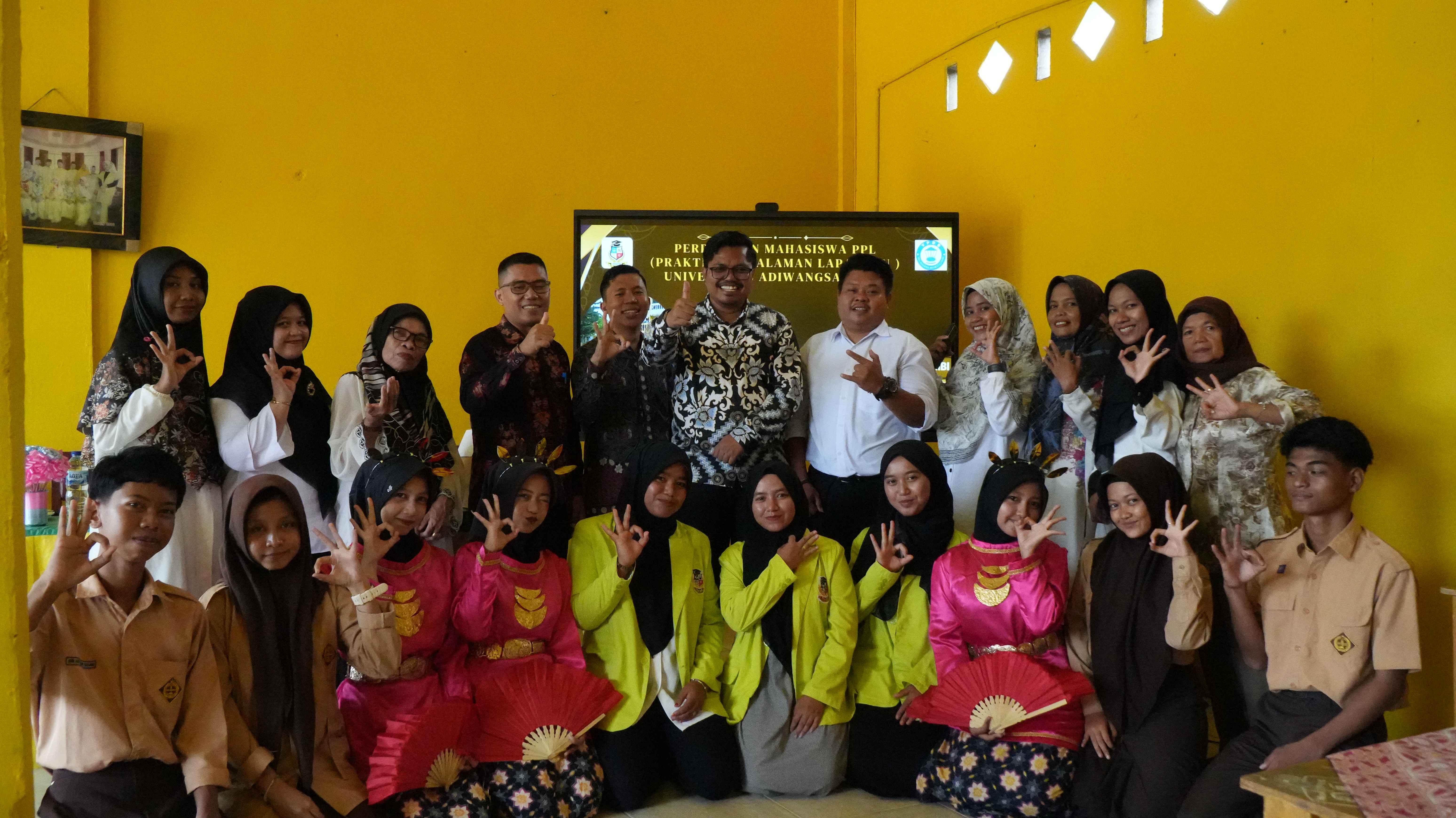 Penandatanganan MoA : Kerjasama Program Studi Pendidikan Matematika Universitas Adiwangsa Jambi dengan SMA DB 3 Kota Jambi dan Perpisahan Mahasiswa PPL